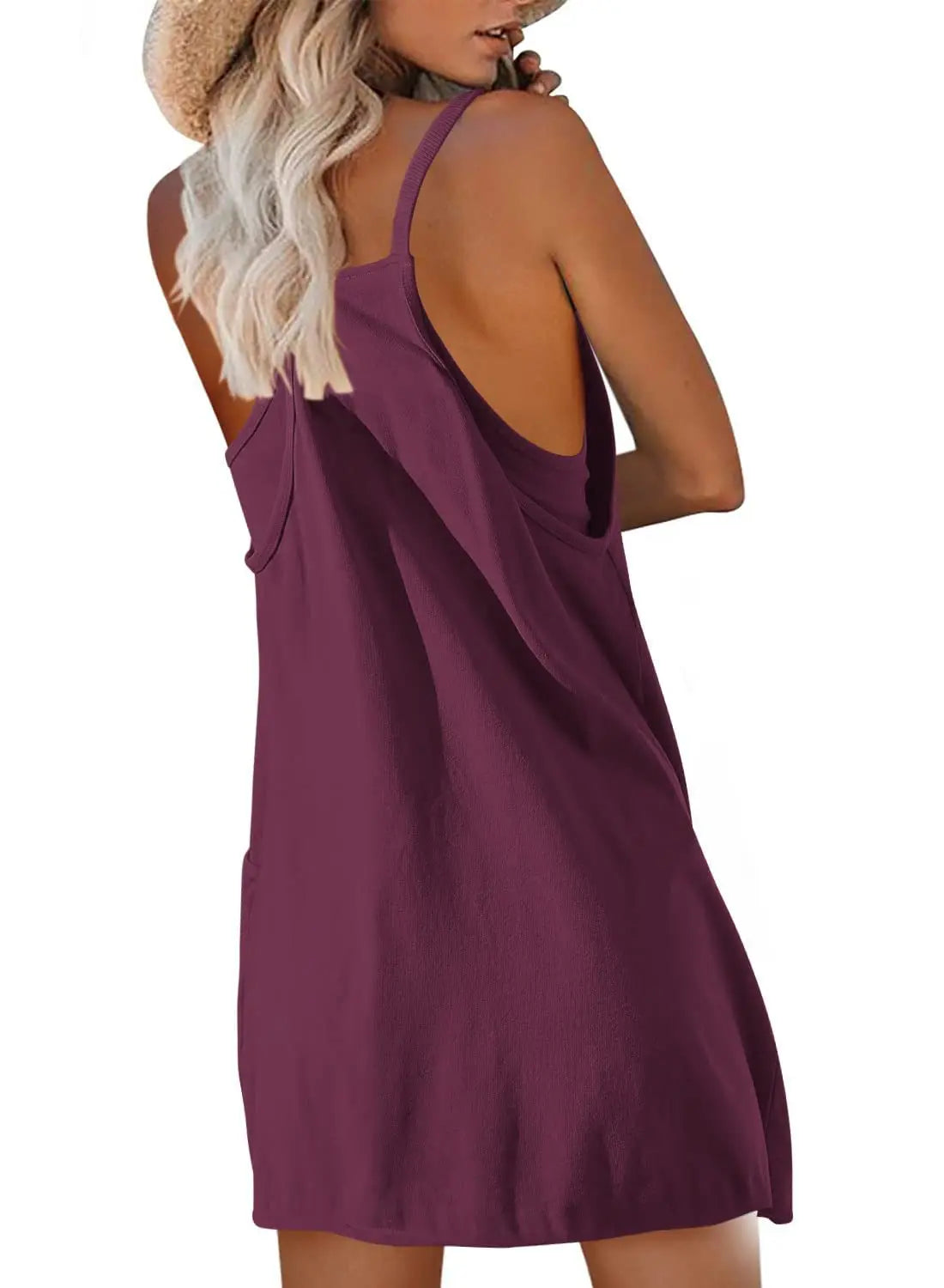 Mini robe combi-short d'été dos nu & décolleté profond. Tissu stretch (coton/poly) pour un confort absolu.